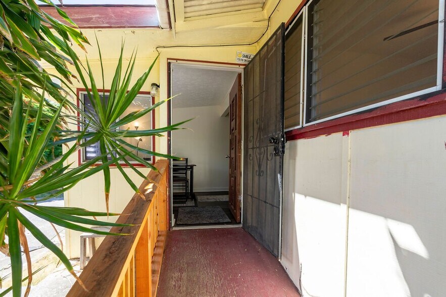 Building Photo - 76-6226-6226 Plumeria Rd