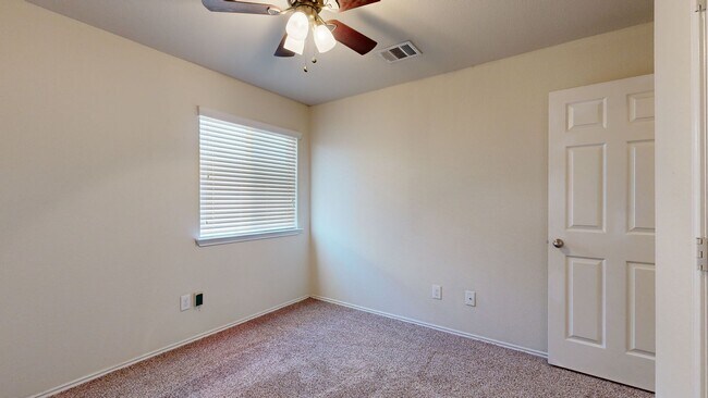 Building Photo - FREE DECEMBER RENT!!!