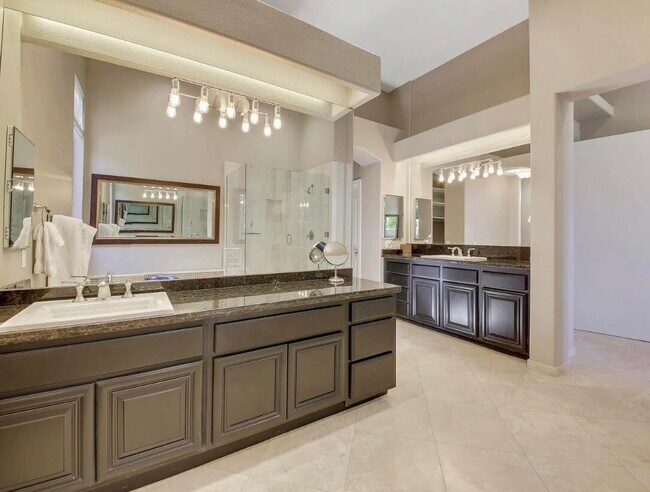 Building Photo - 81045 Golf View Dr