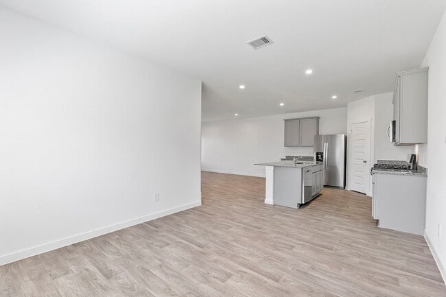 Building Photo - 31634 Whittis Hl Wy