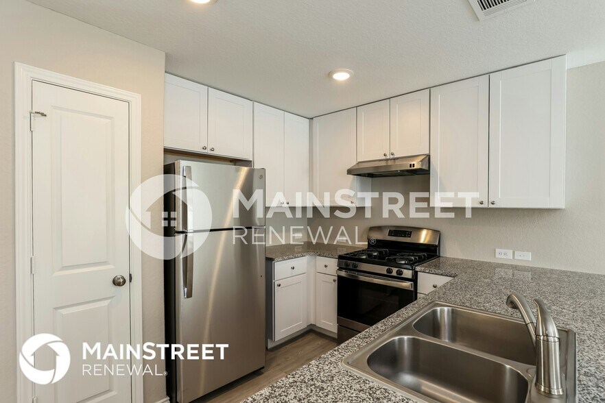 Building Photo - 7246 Meadow Acrs