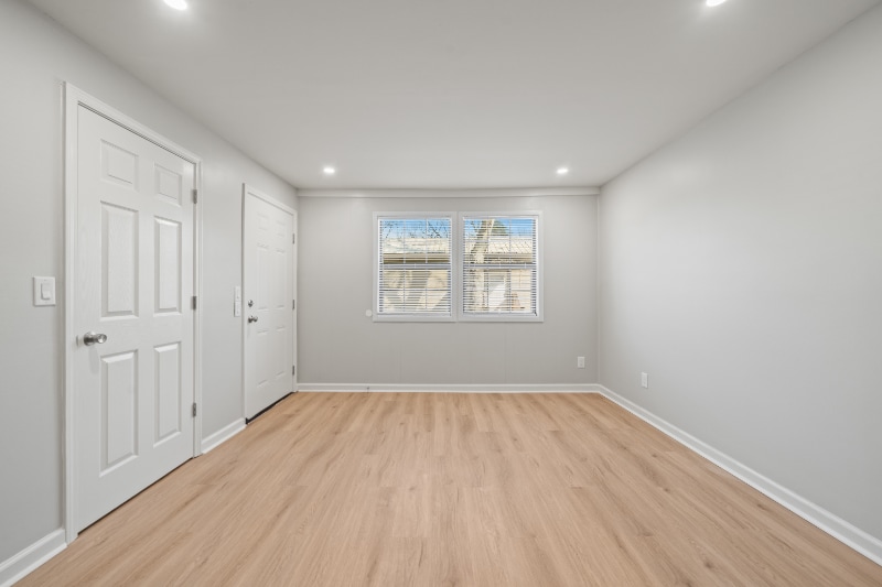 Building Photo - 166 Long Beach Dr