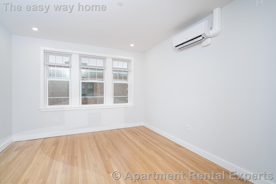 Building Photo - 17 Forest St