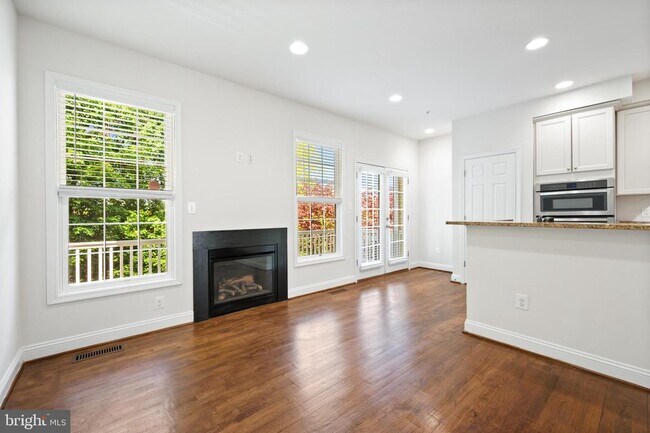 Building Photo - 8377 Broderick Cir