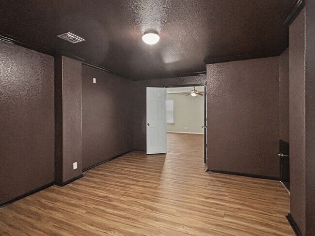 Building Photo - 10406 Boland Bend