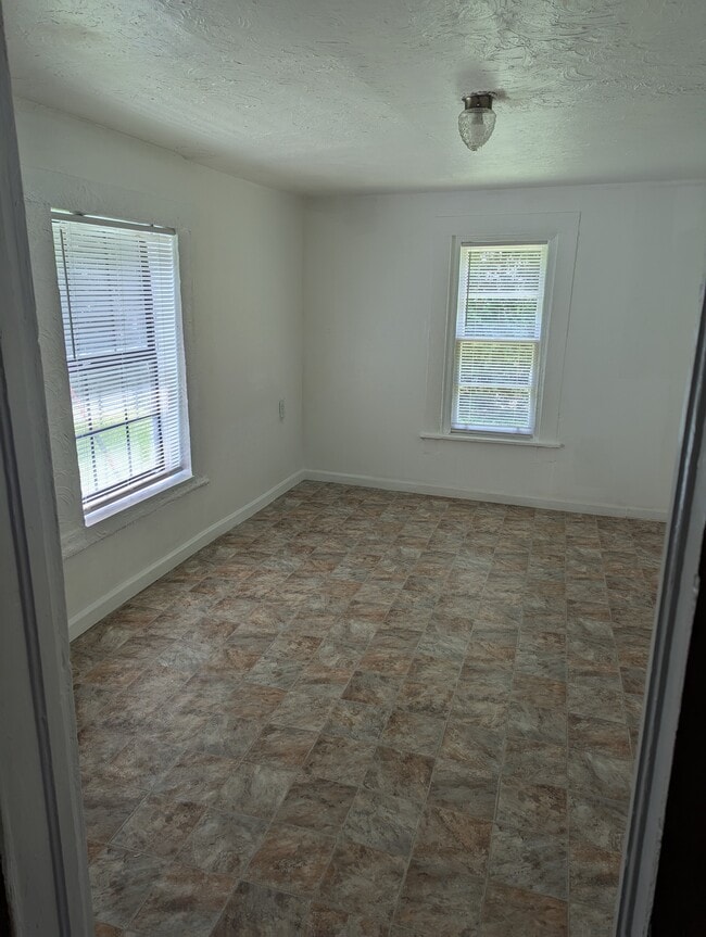 Building Photo - 117 Abernathy Ave