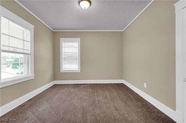 Building Photo - 54 W Grace St