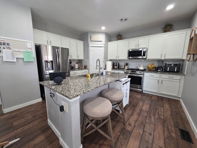 Building Photo - BEAUTIFUL HOME IN BANNING LEWIS RANCH!!!!!!