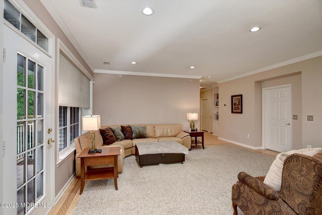 Building Photo - 594 St Andrews Pl
