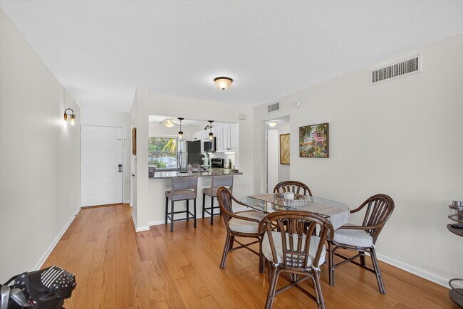 Building Photo - 12790 Briarlake Dr