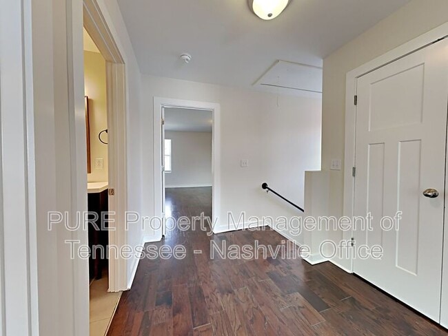 Building Photo - 303 Gatewood Ave