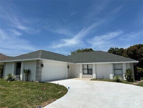 Building Photo - 2313 SE Harrington Ave