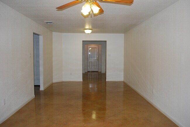 Building Photo - 938 RAMB
