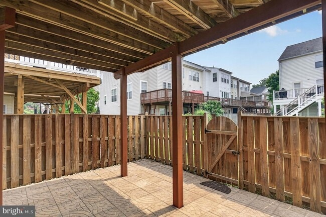 Building Photo - 6805 Oregano Ln