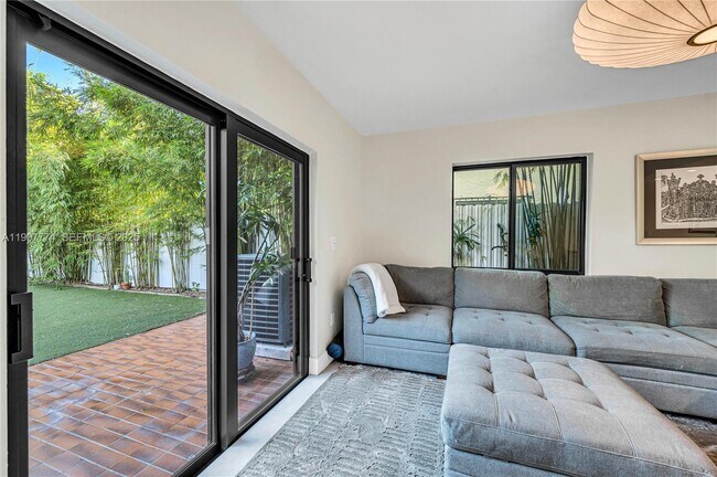 Building Photo - 2965 SW 25th Ter