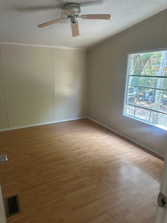 Building Photo - 3361 Lauren Dr