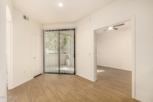 Building Photo - 6900 E Princess Dr