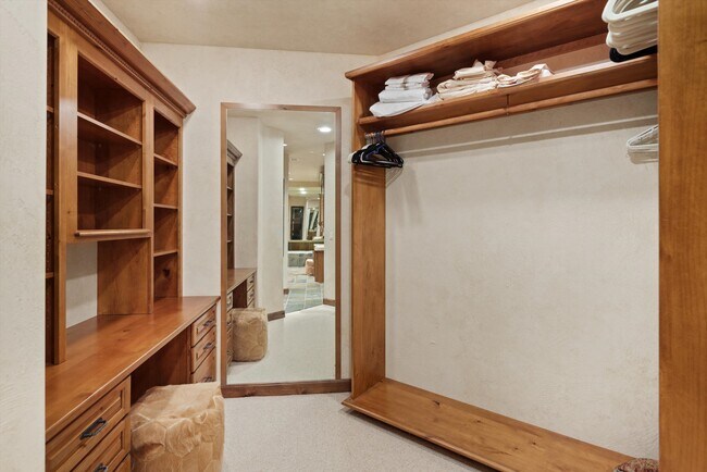 Building Photo - 395 Silverlode Dr