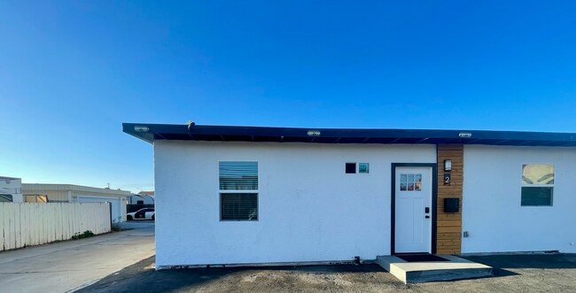 Building Photo - 1336 Grove Ave