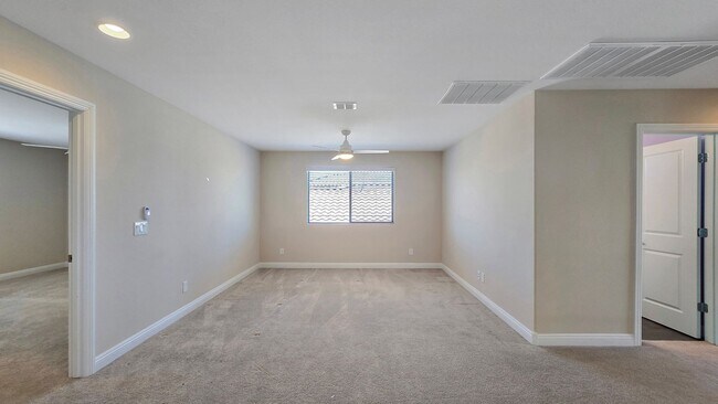 Building Photo - Private Pool in excellent newer neighborhood!