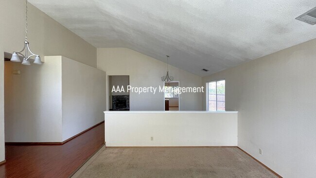 Building Photo - Brentwood Beautiful 3 bedroom 2 bath home!...