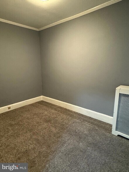 Building Photo - 22 Dunham St