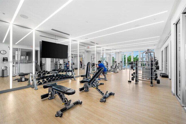 Building Photo - 6400 NW 105th Pl