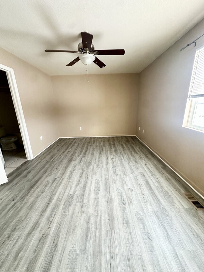 Building Photo - Charming Townhouse for Rent in Cheyenne, WY