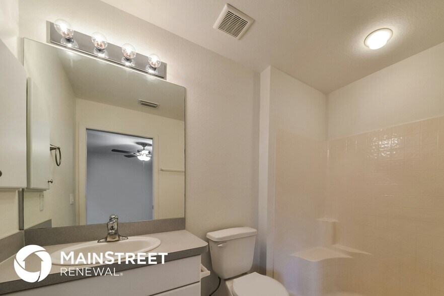 Building Photo - 3259 Toluca Terrace