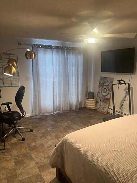 Guest Bedroom and Office - 23 Horizon Hill Rd