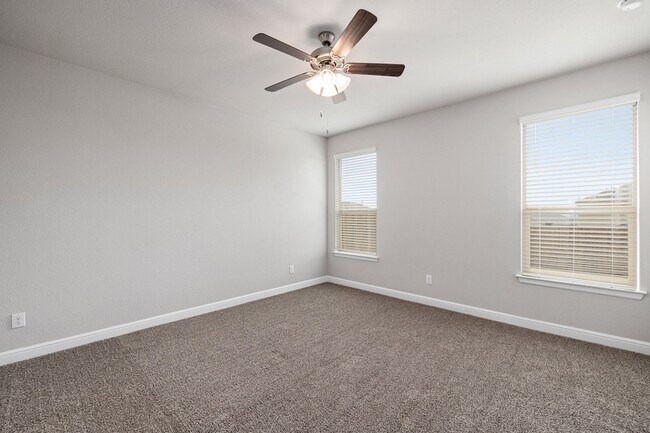 Building Photo - 180 Tanager Dr