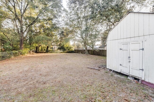 Building Photo - 1889 Greater Ave