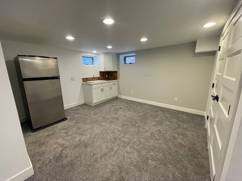 Another view of bonus room with wet bar and 2nd fridge - 508 Daly Ave