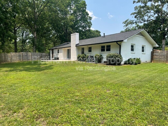 Building Photo - 2216 Shancey Ln