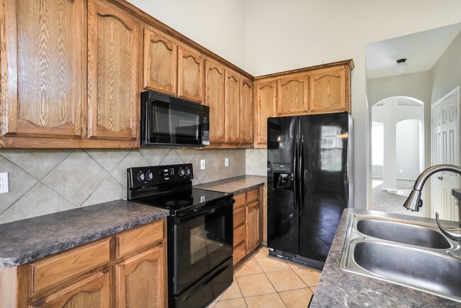 Building Photo - 8645 Glenburne Dr