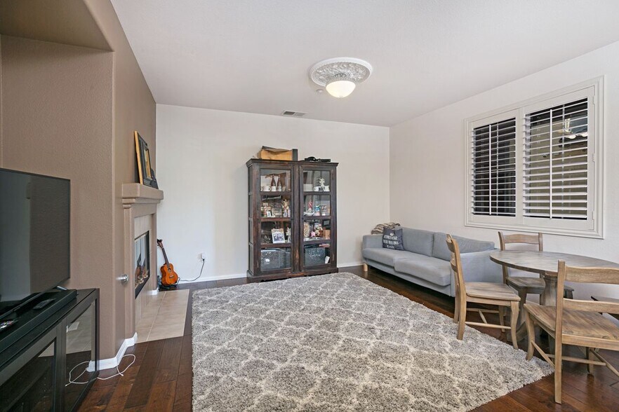 Building Photo - 13325 Via Costanza
