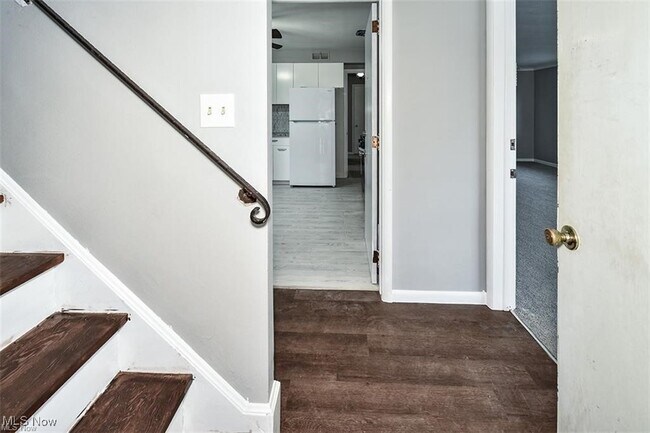 Building Photo - 2344 Westmoor Rd