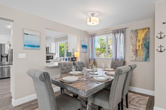 Building Photo - 214 Seacrest Ln