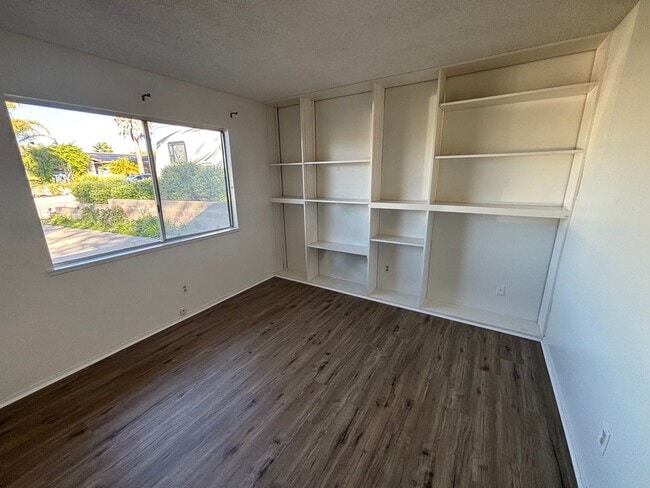 Building Photo - 274 Mountain View Dr