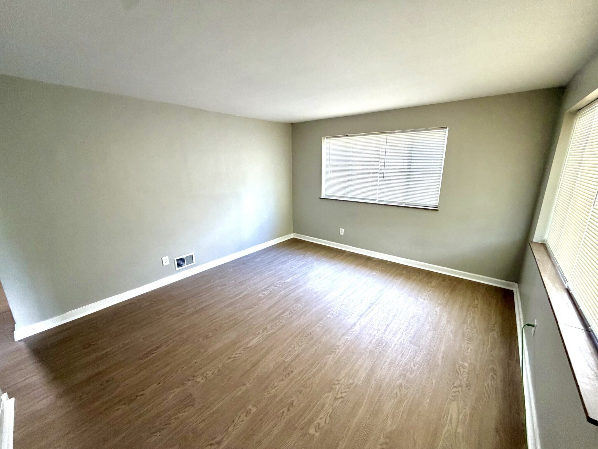 Building Photo - 745 Wilbud Dr