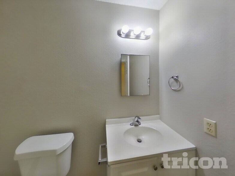 Building Photo - 8230 Longhorn Ridge Dr