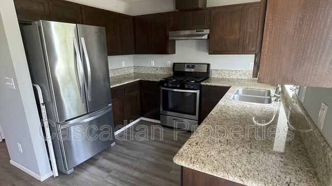 Building Photo - 6170 SE Lake Rd