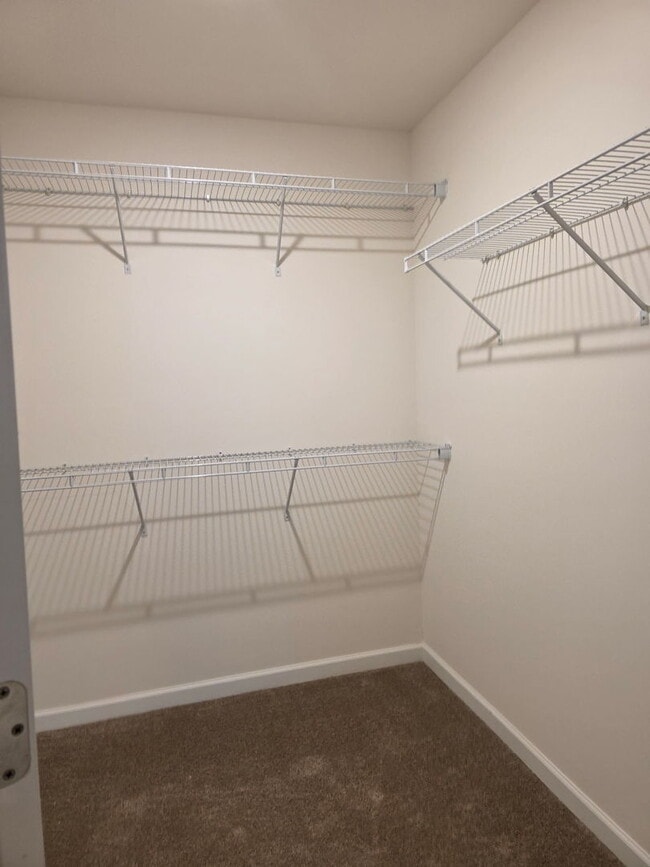 Building Photo - 5933 Hawkweed Dr