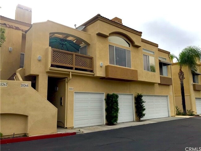 Upper Unit, (Umbrella not included) - 28265 Via Fierro