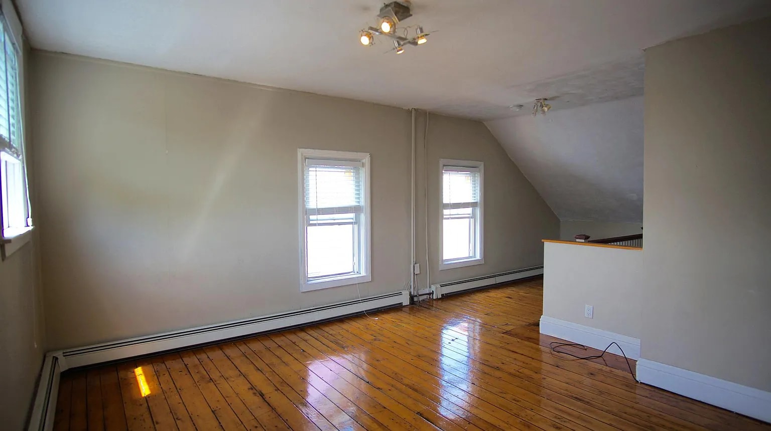 Building Photo - 48 America St