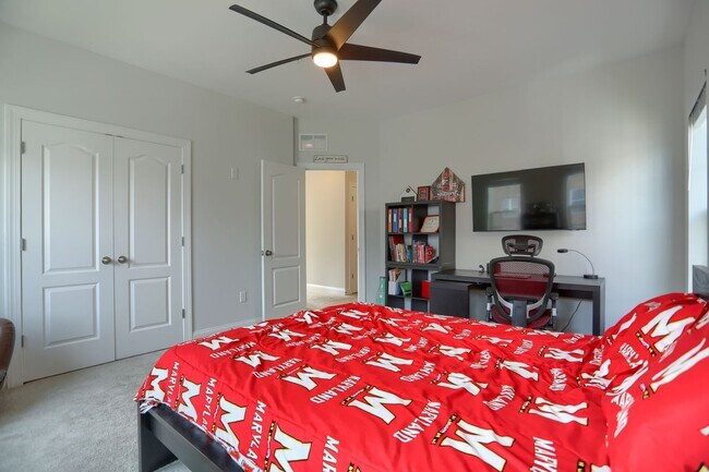 Building Photo - 6407 Falconwood St