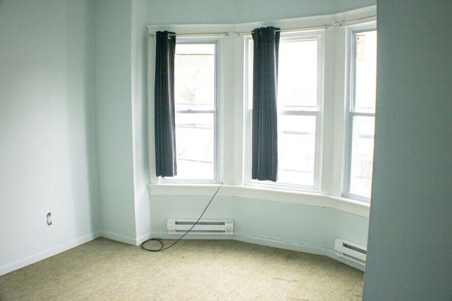 Building Photo - 112 W Coal St