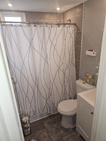 Building Photo - 4 Parente Ln N