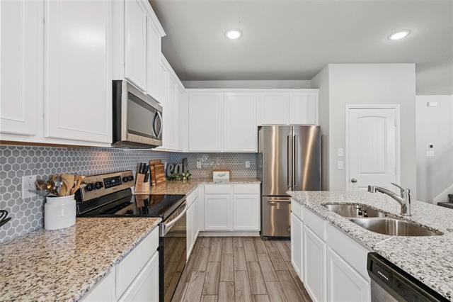 Building Photo - 10049 Adams Ln