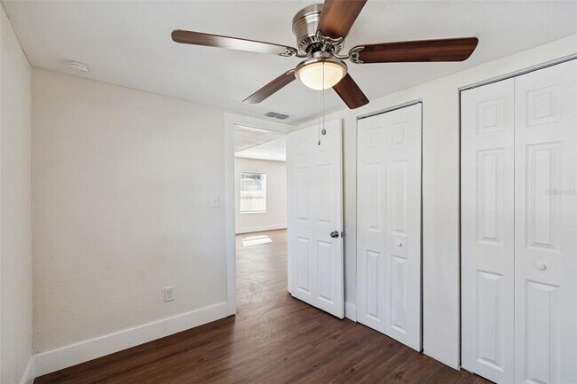 Building Photo - 9412 N Brooks St